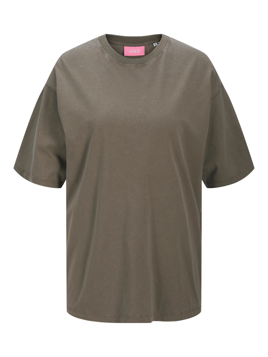 T-shirt over “Andrea” JJXX