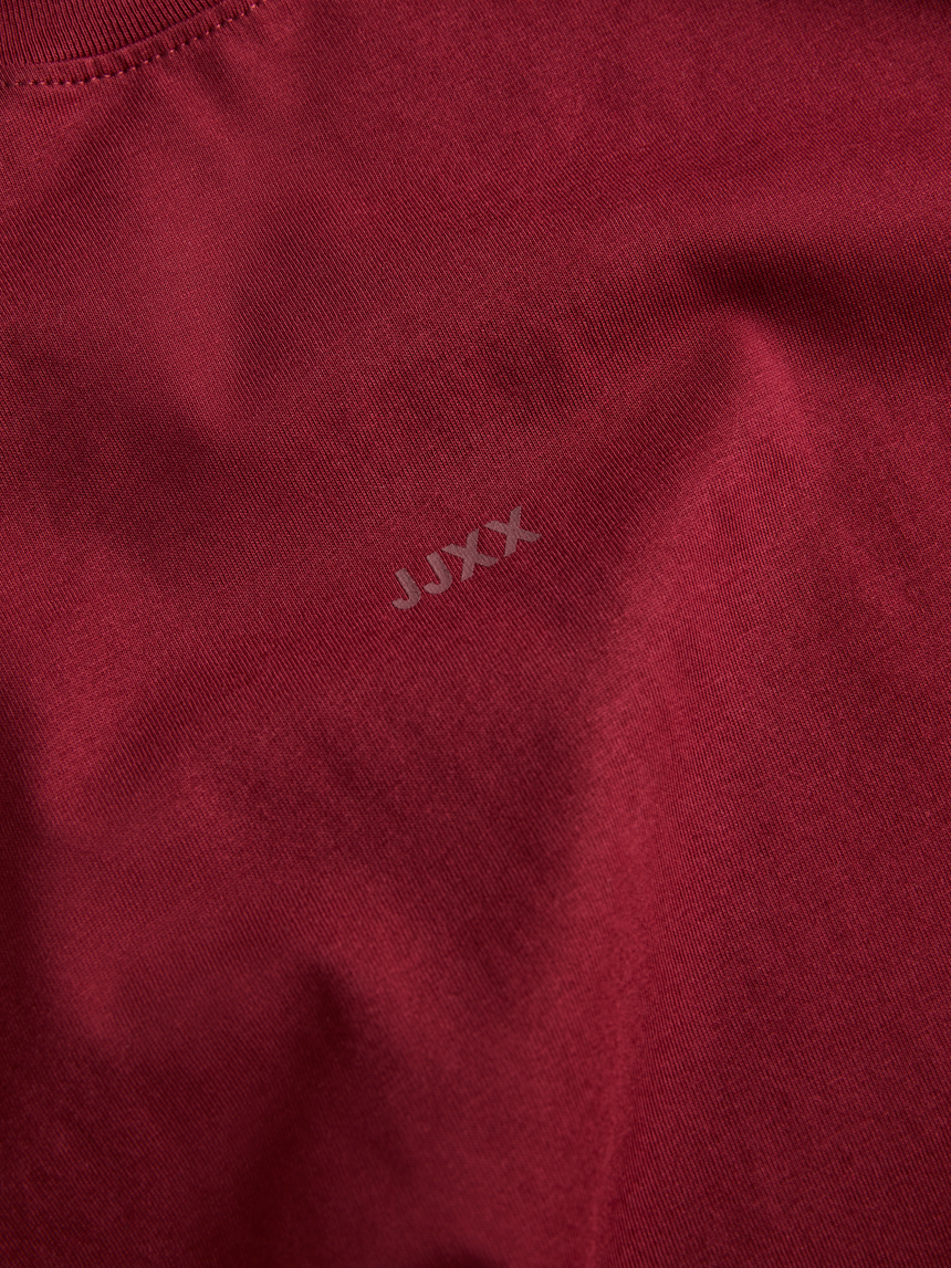 T-shirt over “Andrea logo” JJXX