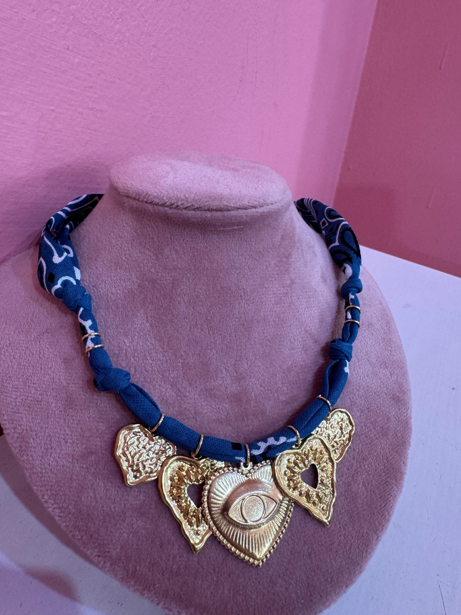 Collana bandana “Love is Love” BADHNATI JEWELRY