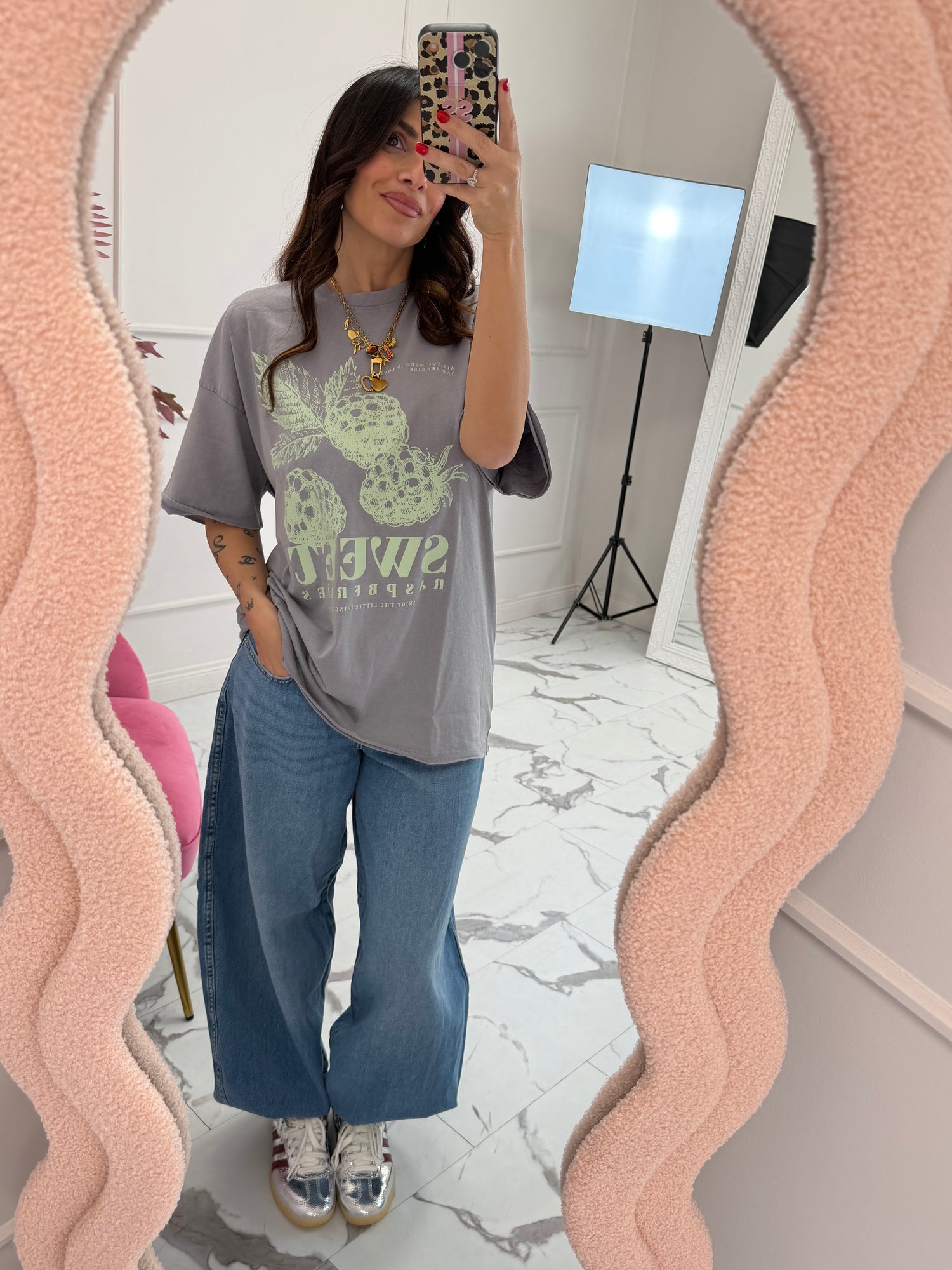 T-shirt over “Kinna” ONLY