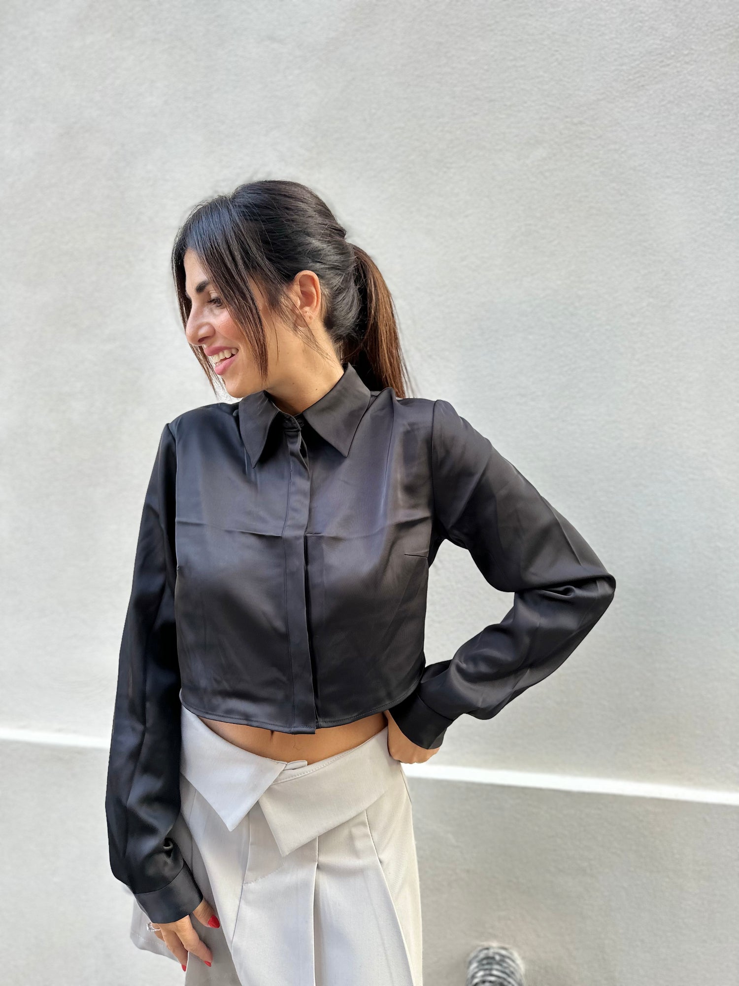 Camicia crop satin “Pilar” ONLY