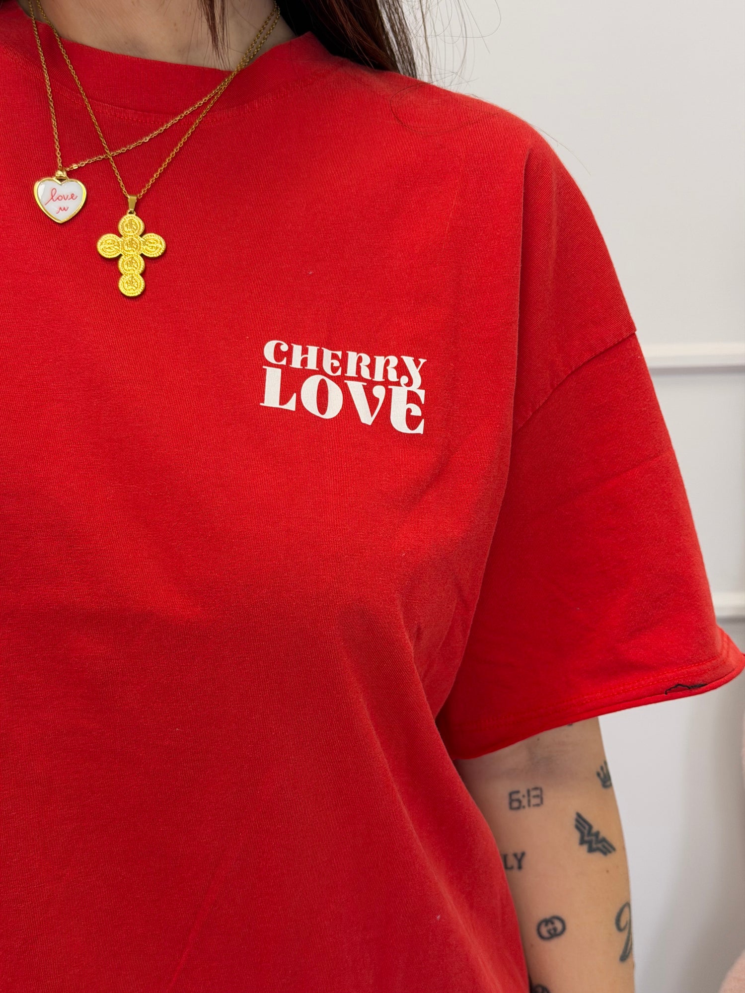 T-shirt over “Kinna” ONLY