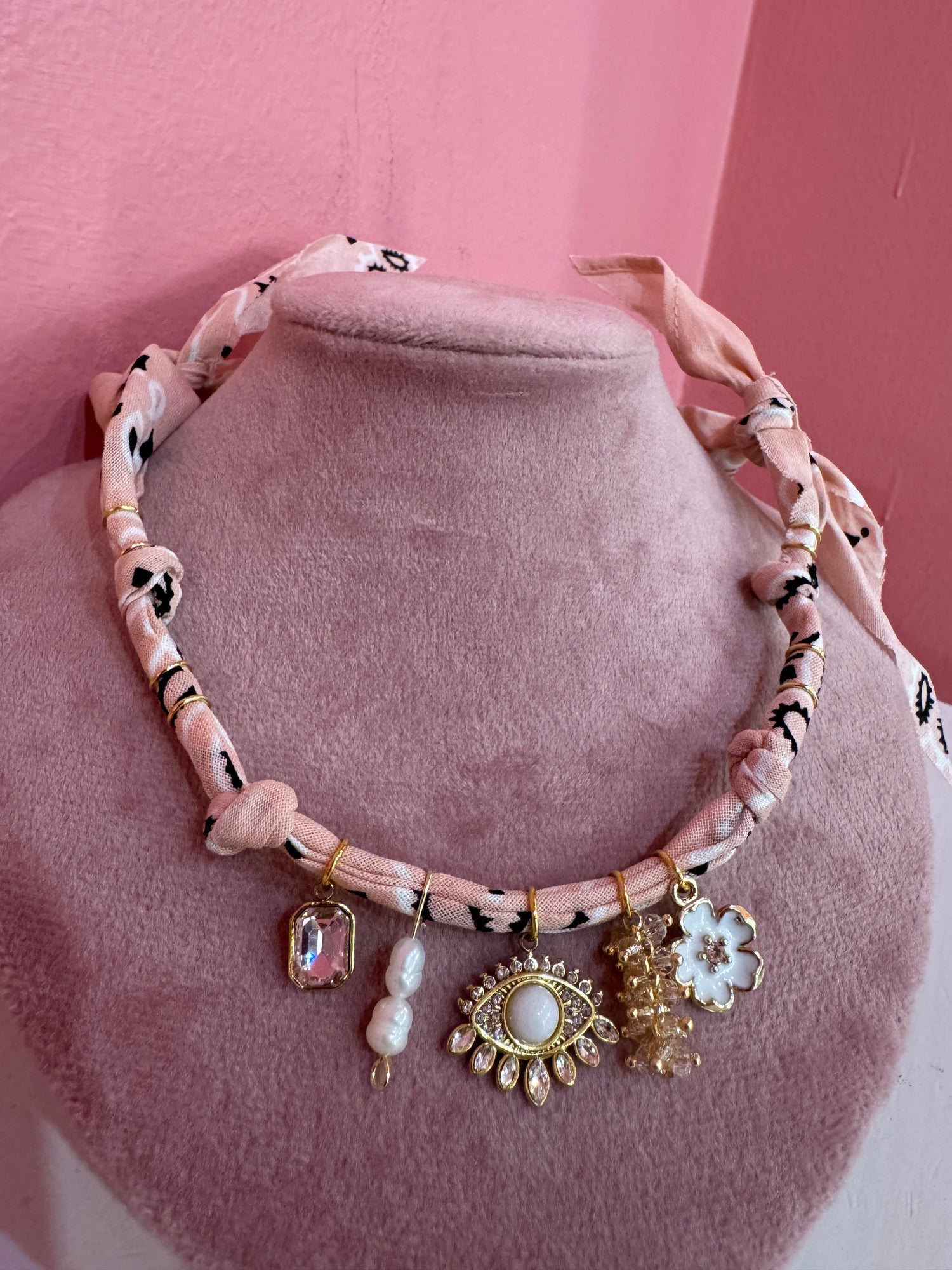 Collana bandana “Coachella” BADHNATI JEWELRY