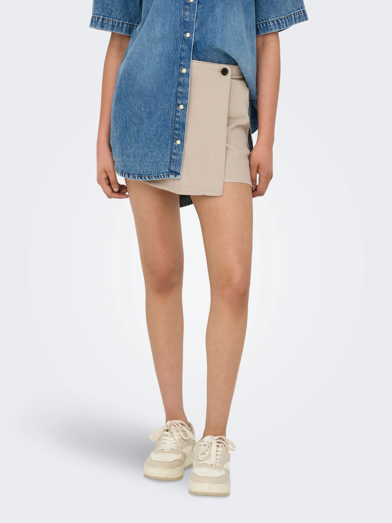 Gonna shorts “Caro” ONLY