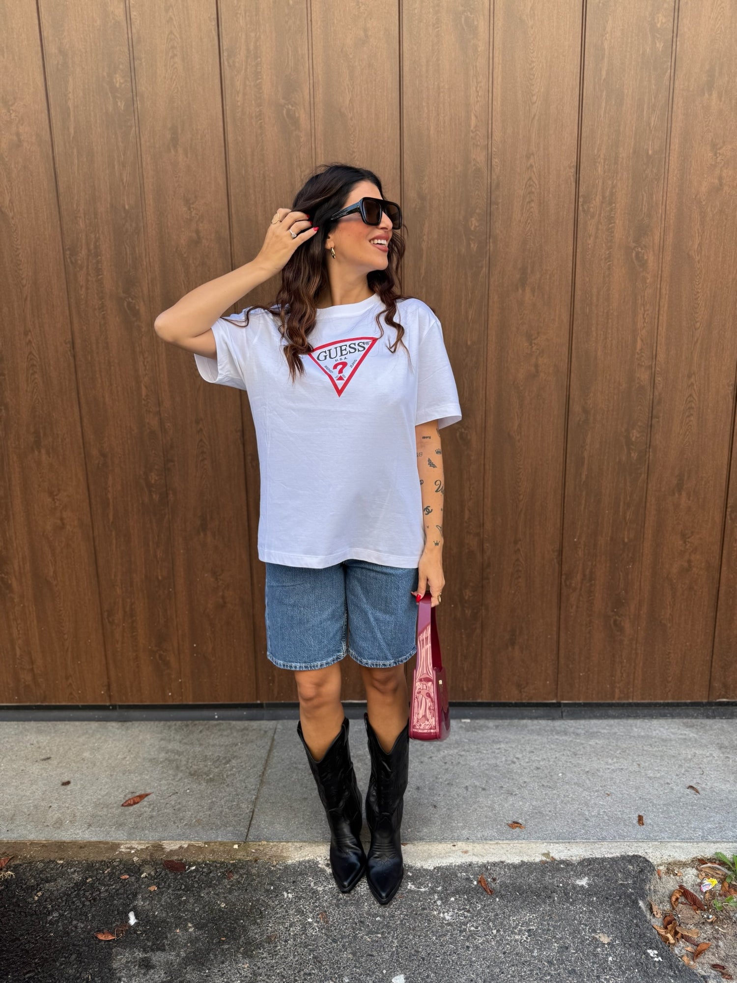 T-shirt over logo GUESS JEANS