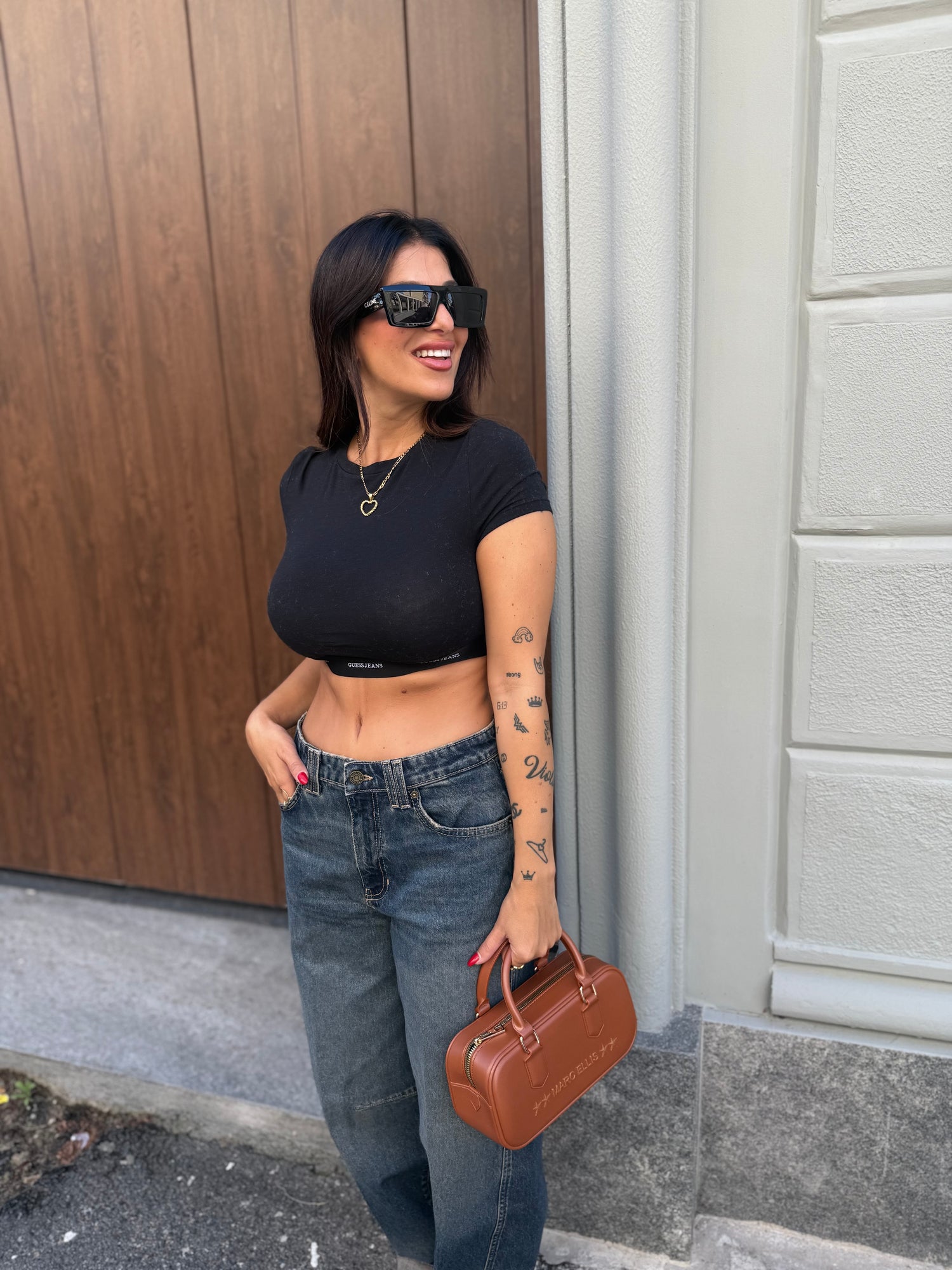 T-shirt crop con banda logata GUESS JEANS