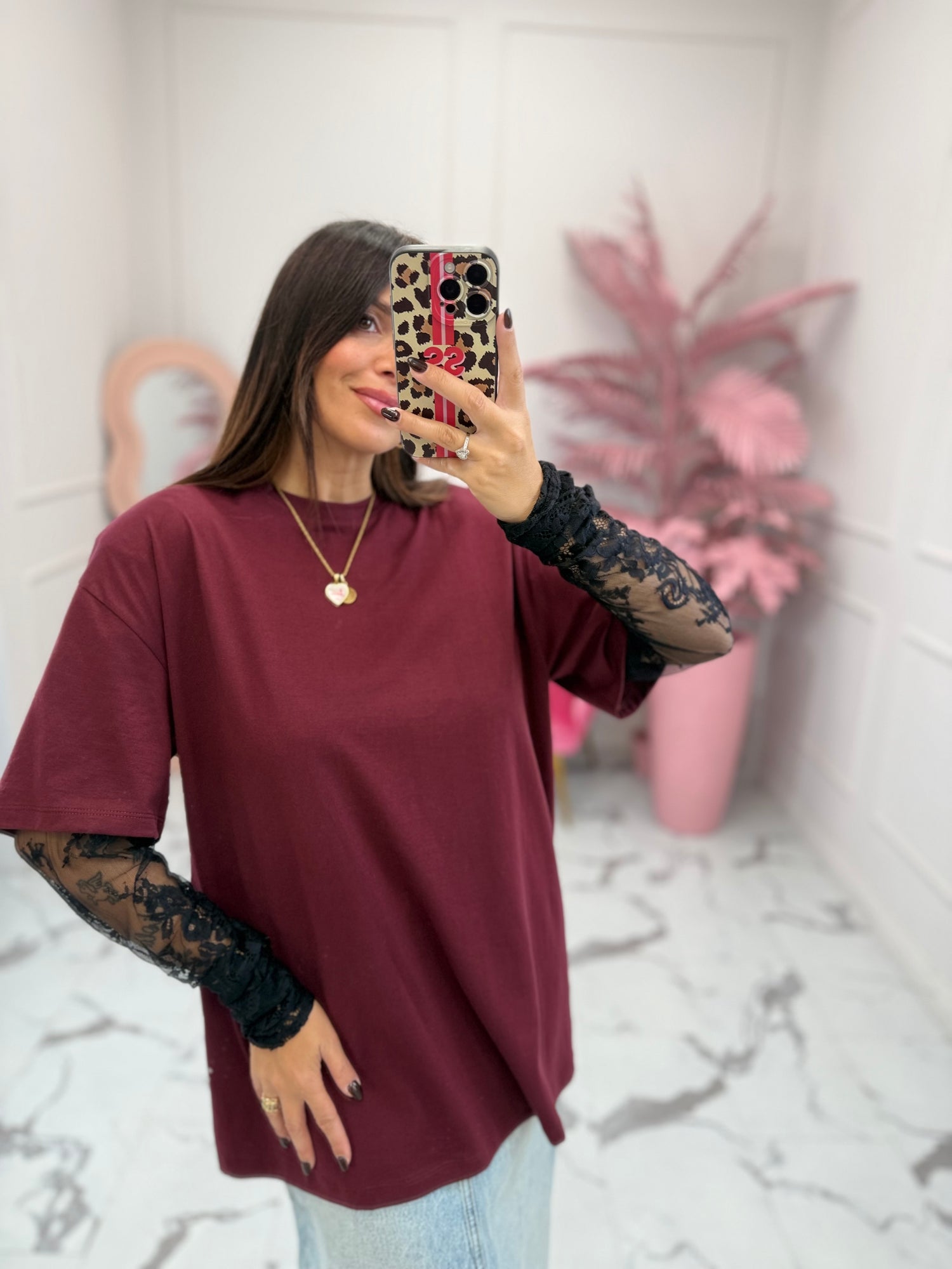 T-shirt over “Lace Viral” VICOLO