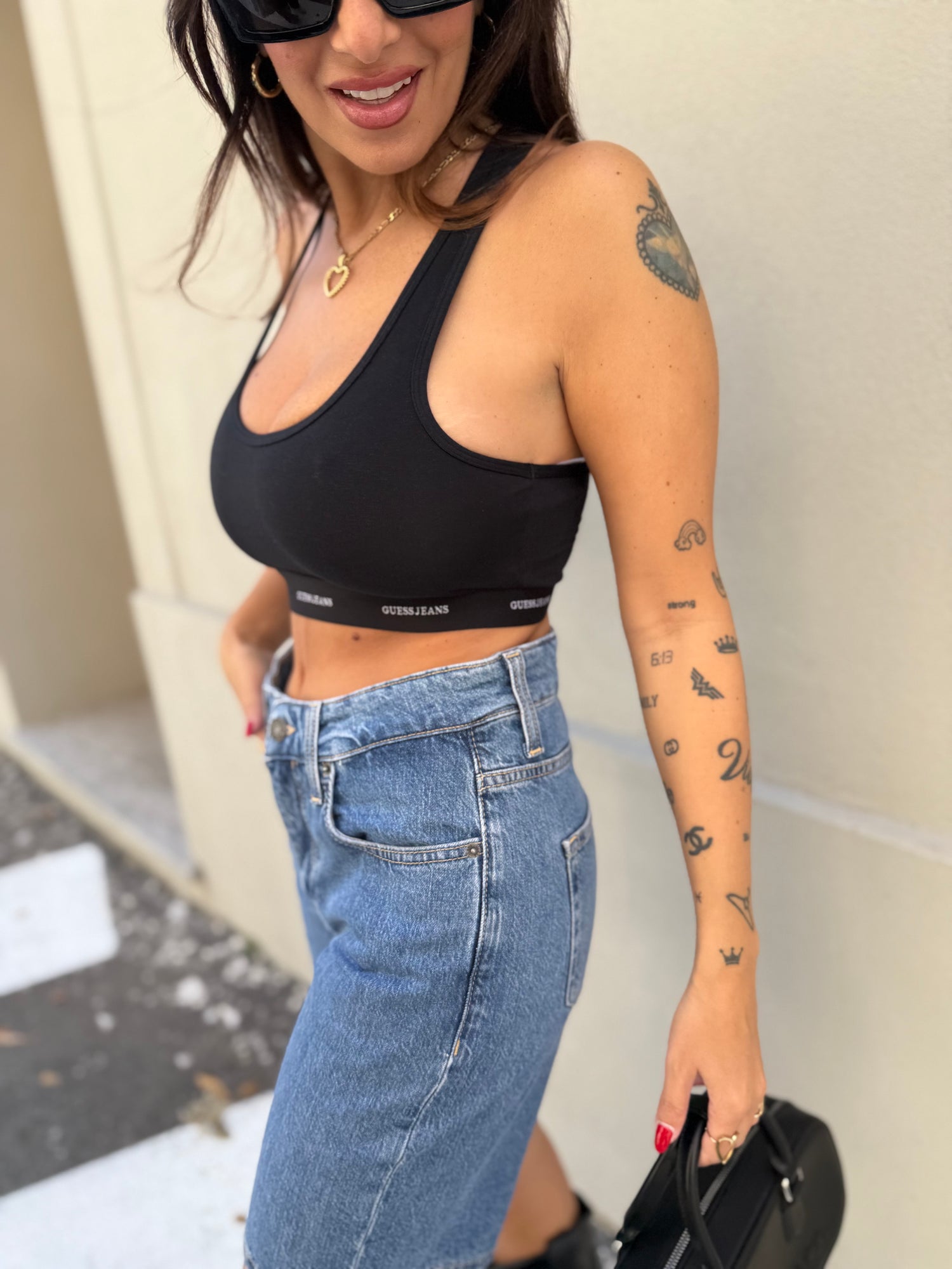 Top crop con banda logata GUESS JEANS