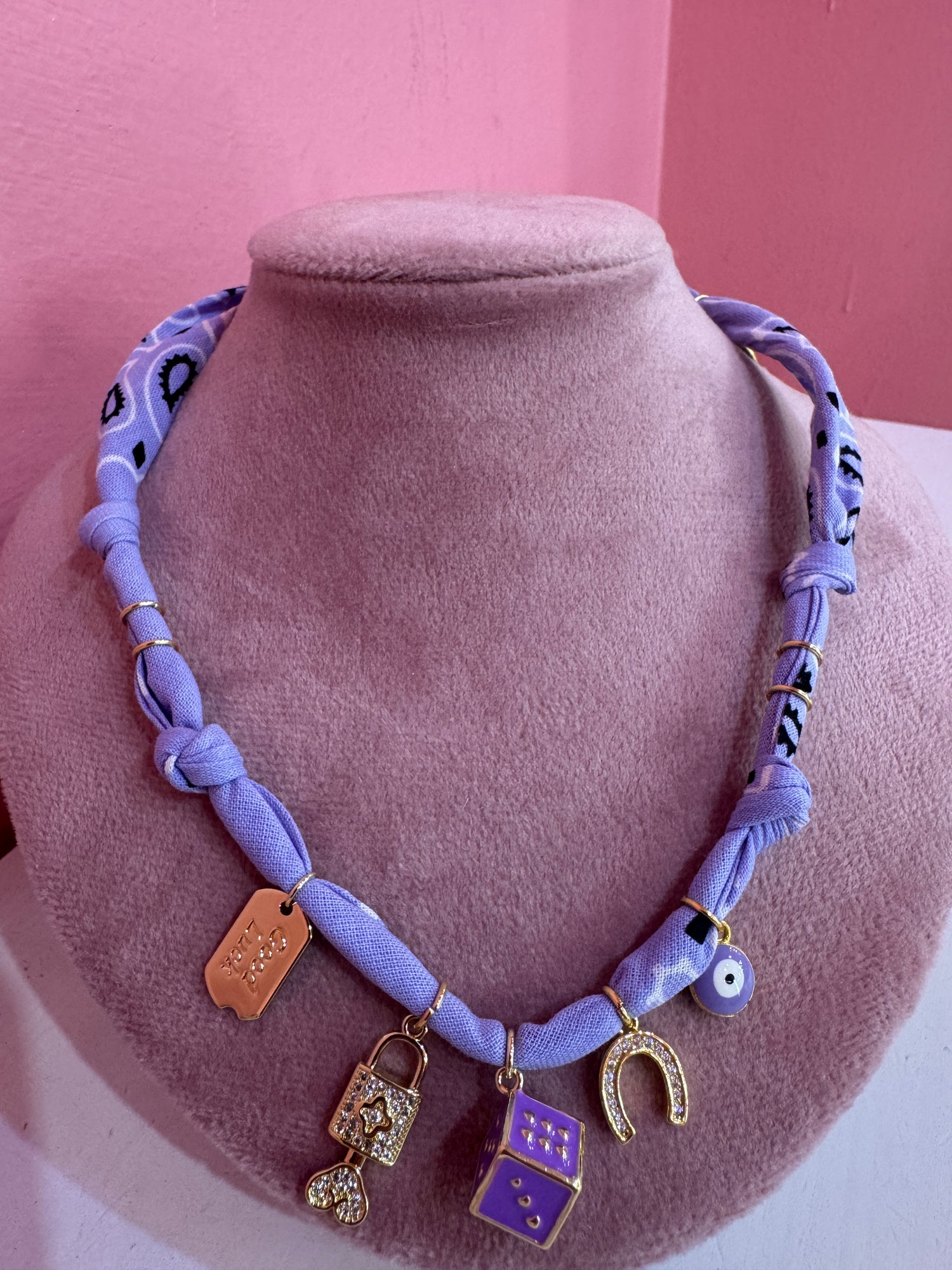 Collana bandana “Good Luck” BADHNATI JEWELRY