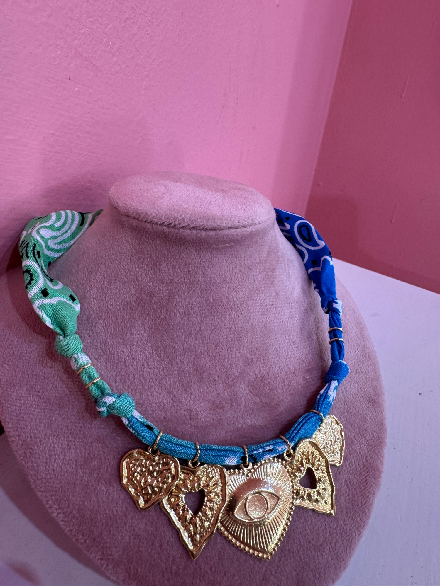 Collana bandana “Love is Love” BADHNATI JEWELRY