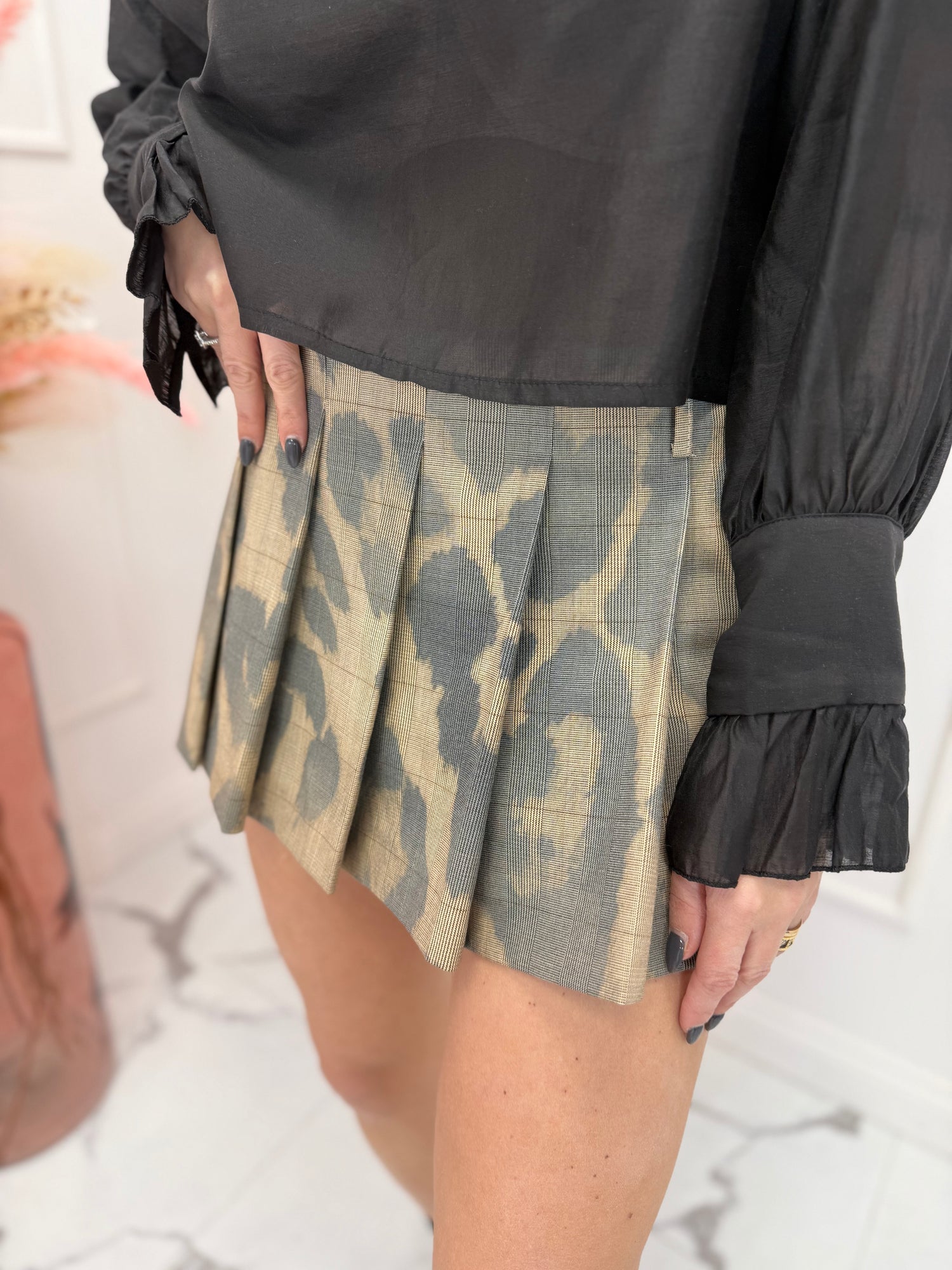Gonna shorts maculato HAVE ONE
