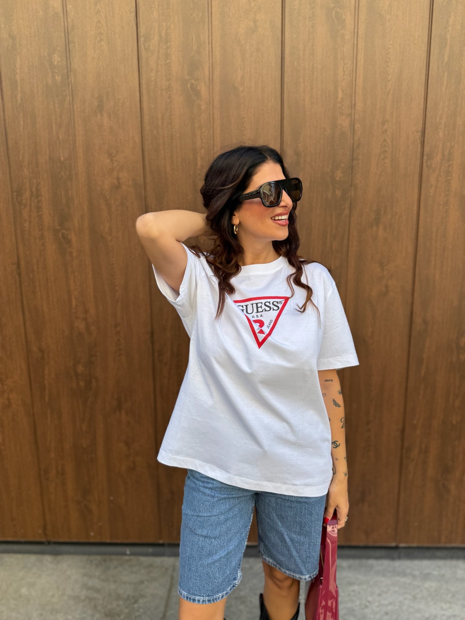 T-shirt over logo GUESS JEANS