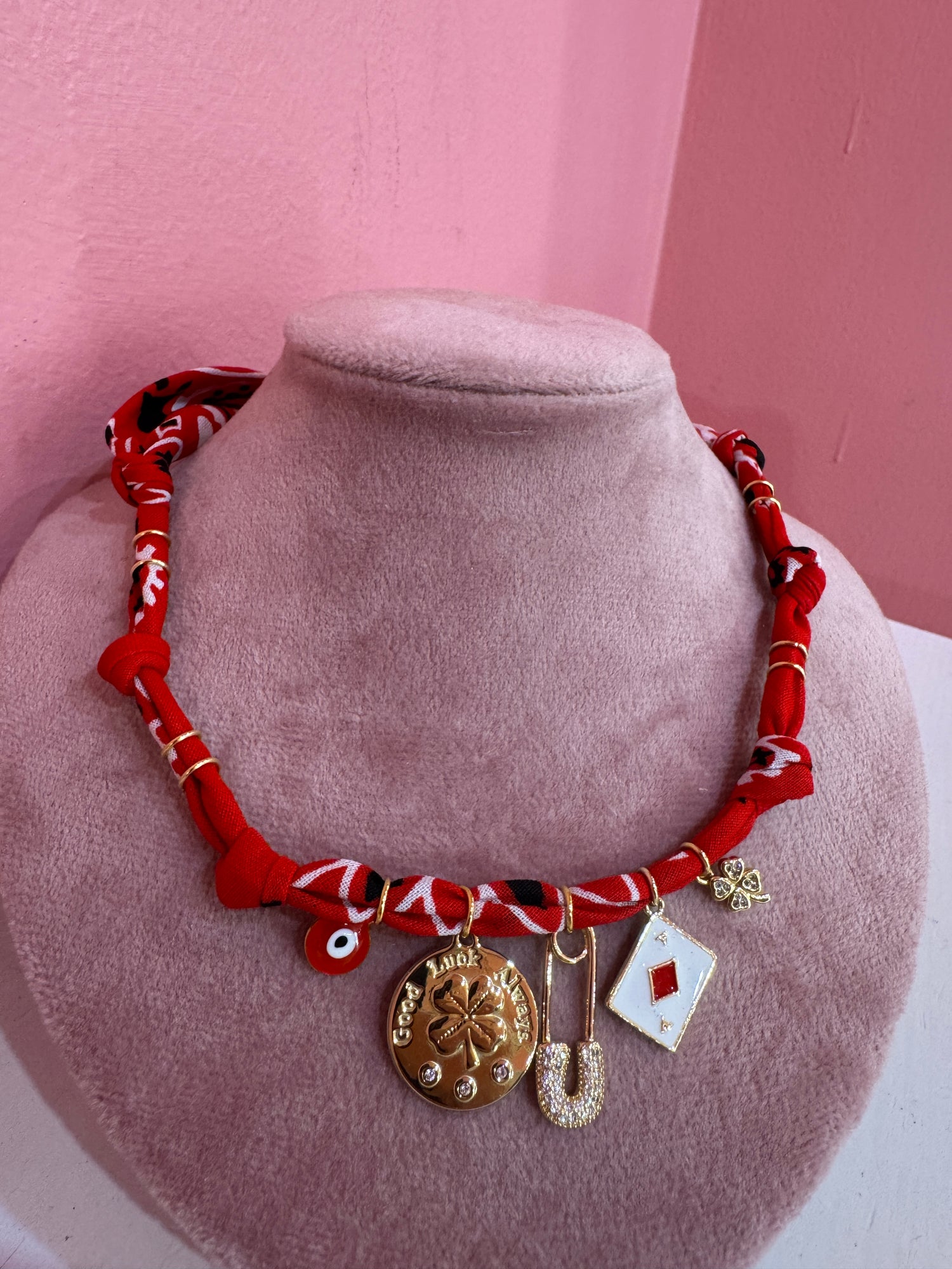 Collana bandana “Good Luck” BADHNATI JEWELRY