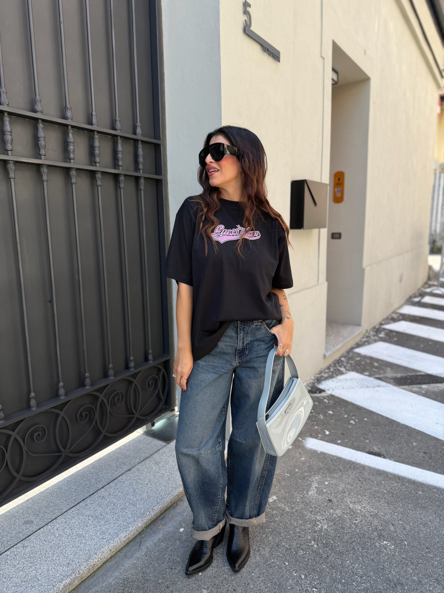 T-shirt over logo GUESS JEANS
