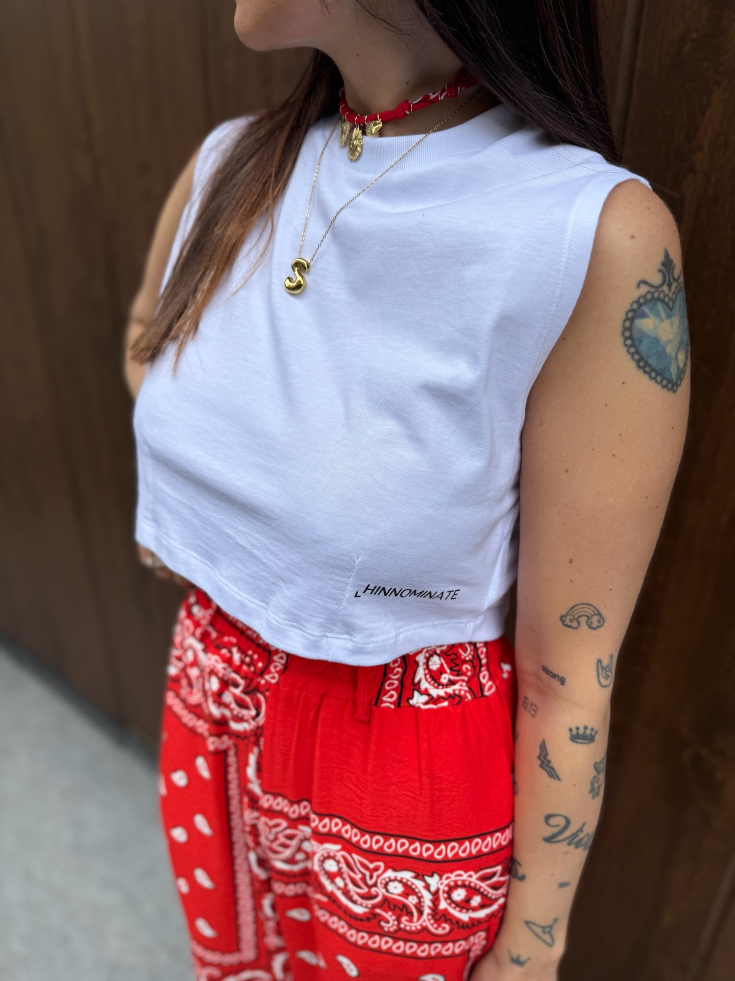 Crop top smanicato HINNOMINATE