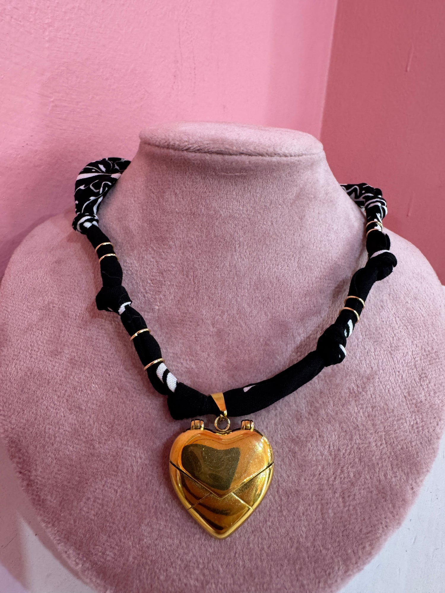 Collana bandana “Te Amo” BADHNATI JEWELRY