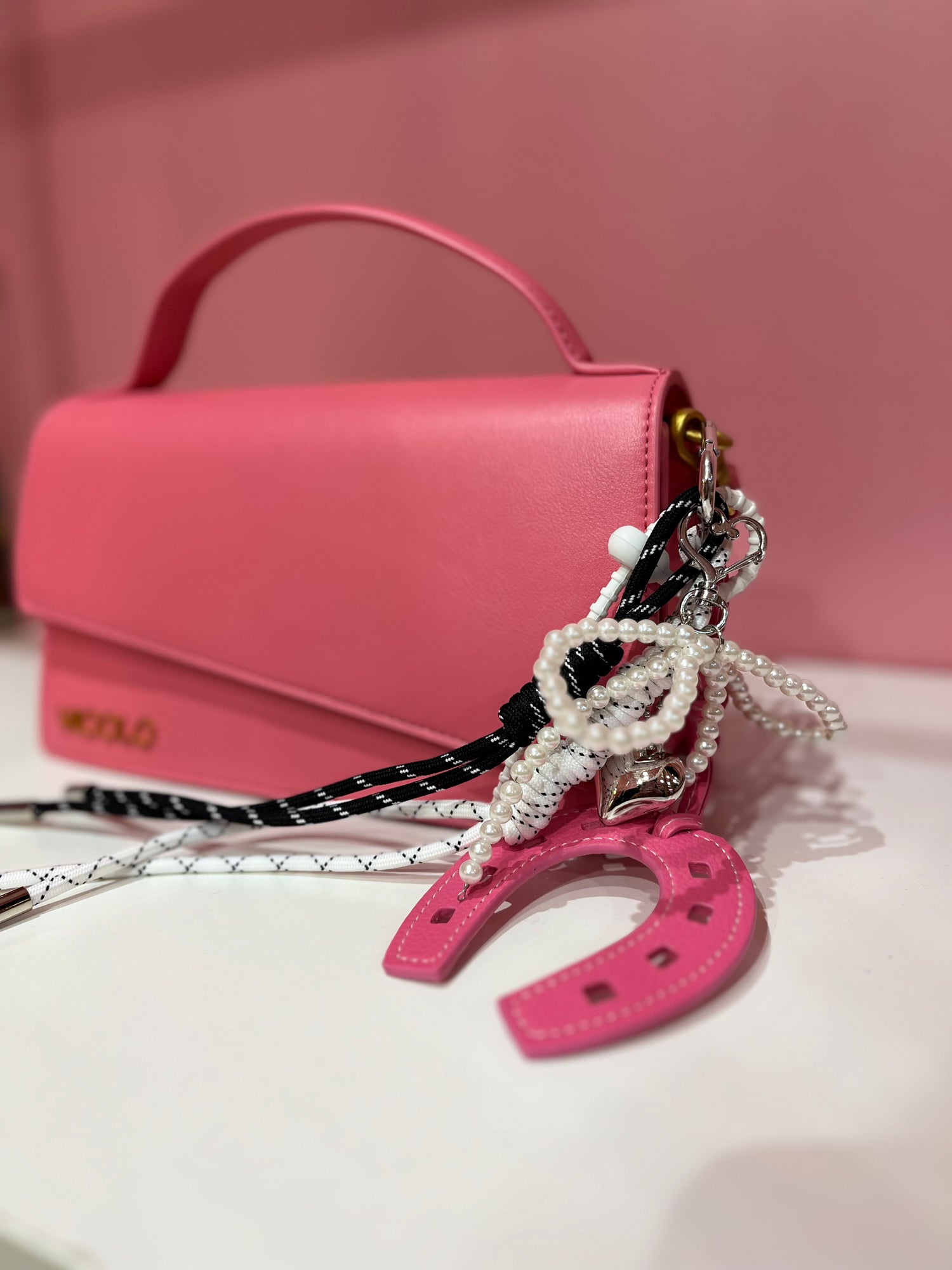 Charms “Horse” LIP