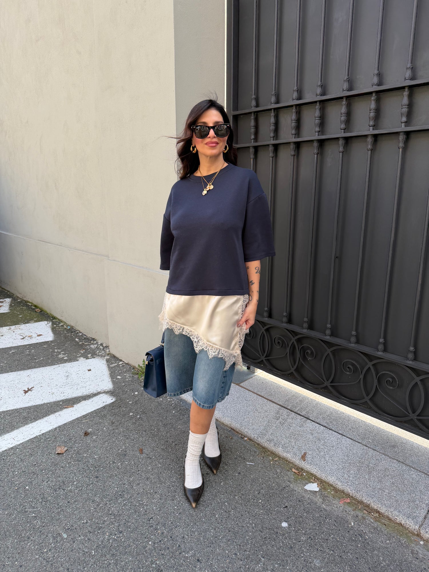 T-shirt con raso “Maddie” HAVE ONE