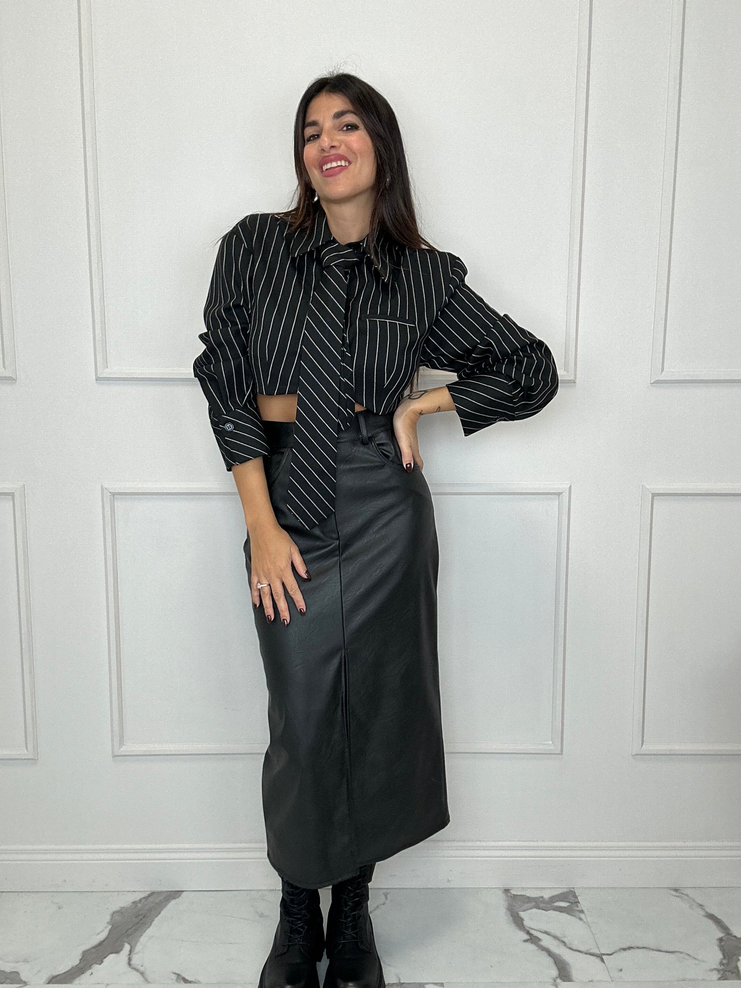 Camicia crop cravatta “Gessata” LUMINA