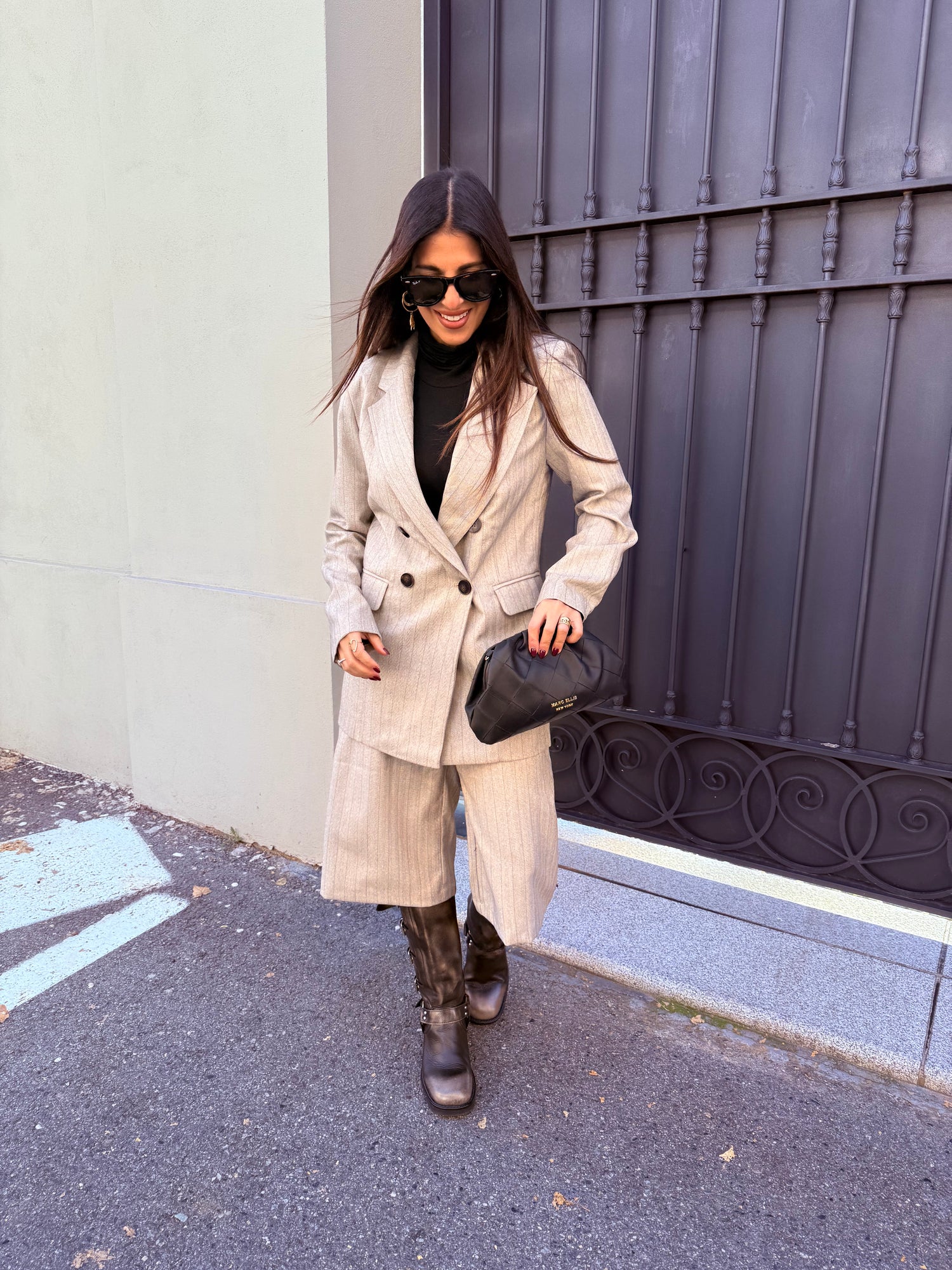 Bermuda “Zoe” GLAMOROUS