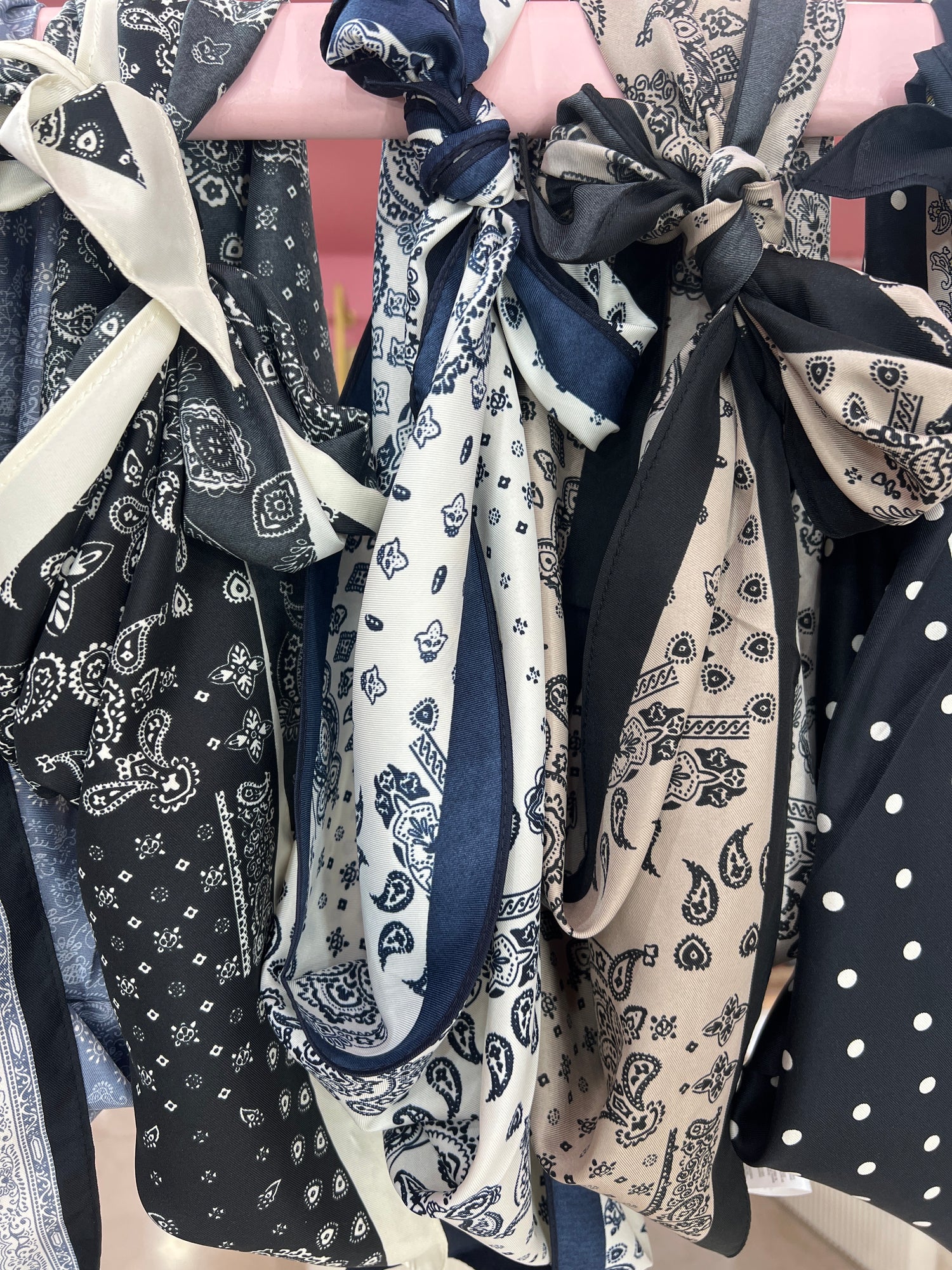 Foulard “Triangle Fantasy” NEW LIP