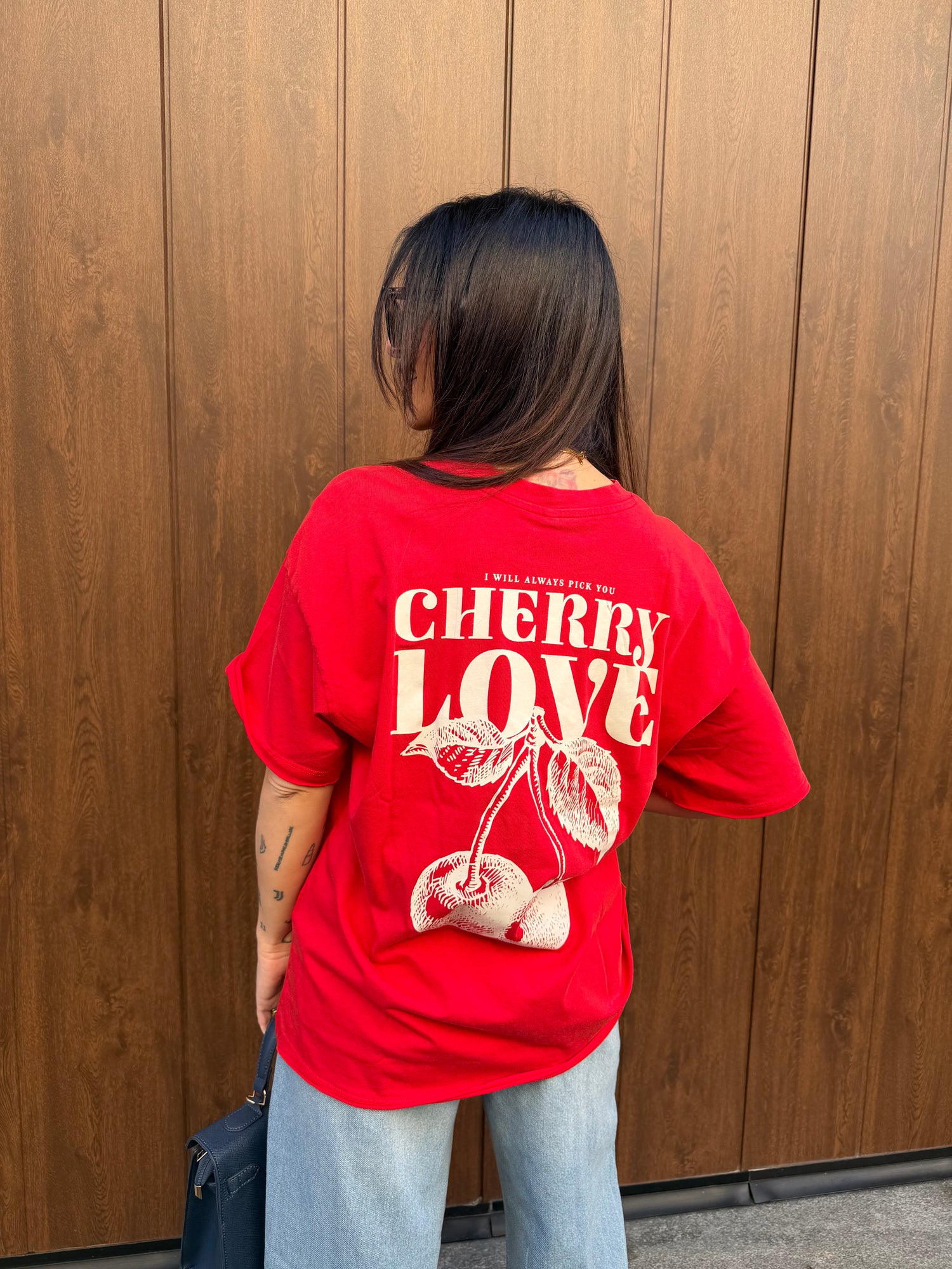 T-shirt over “Kinna” ONLY