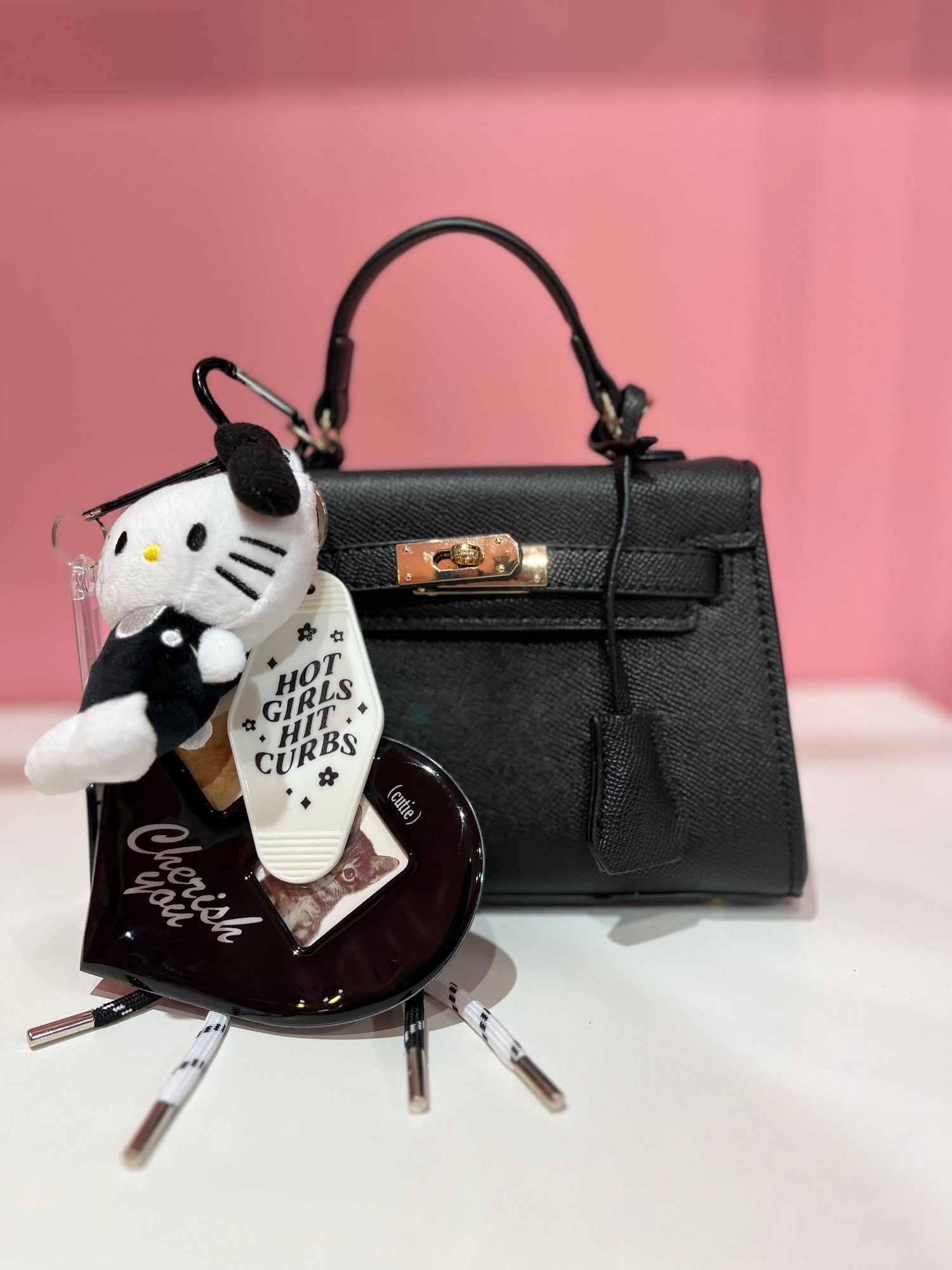 Charms “Hello Kitty” LIP