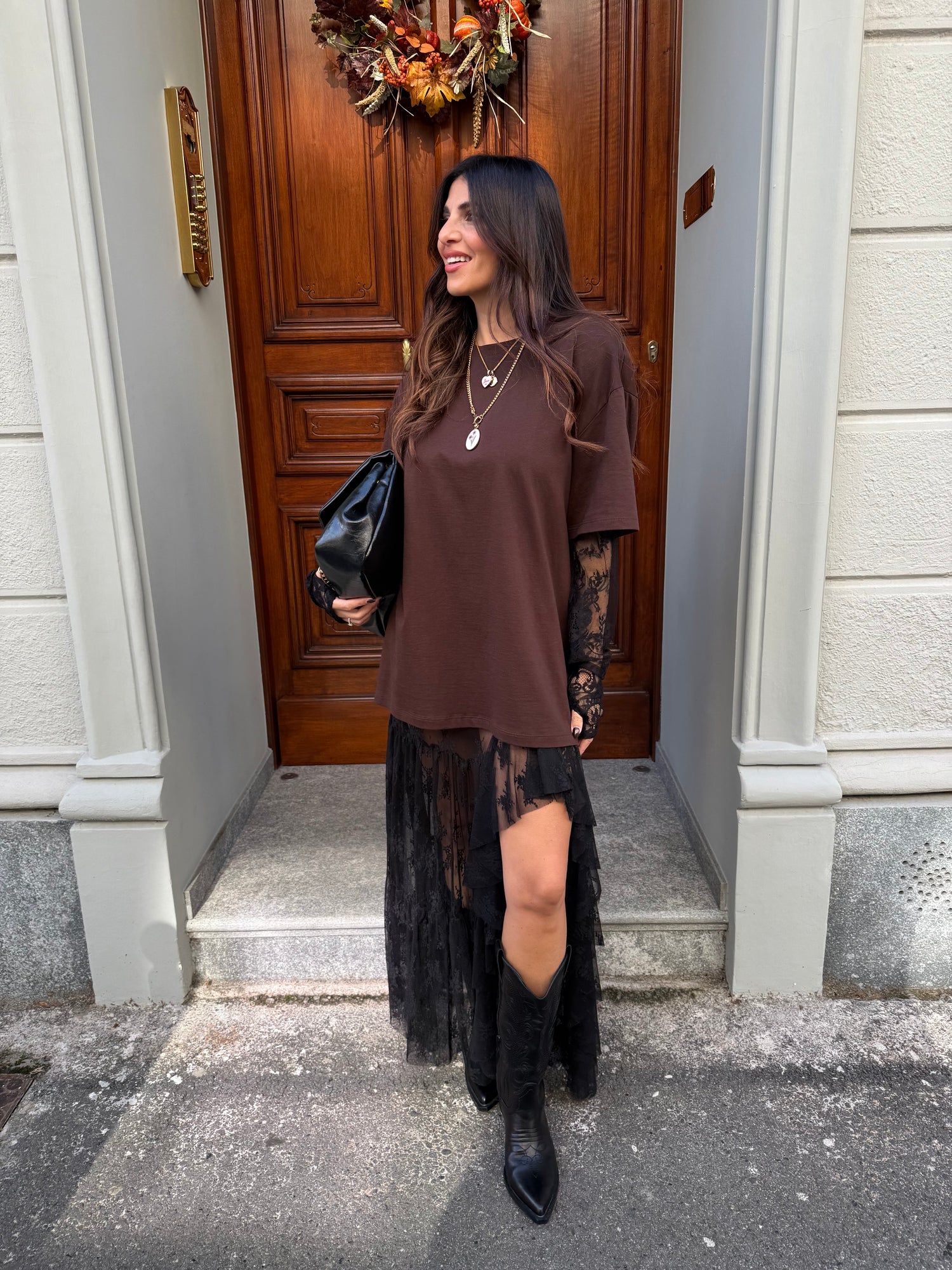 T-shirt over “Lace Viral” VICOLO