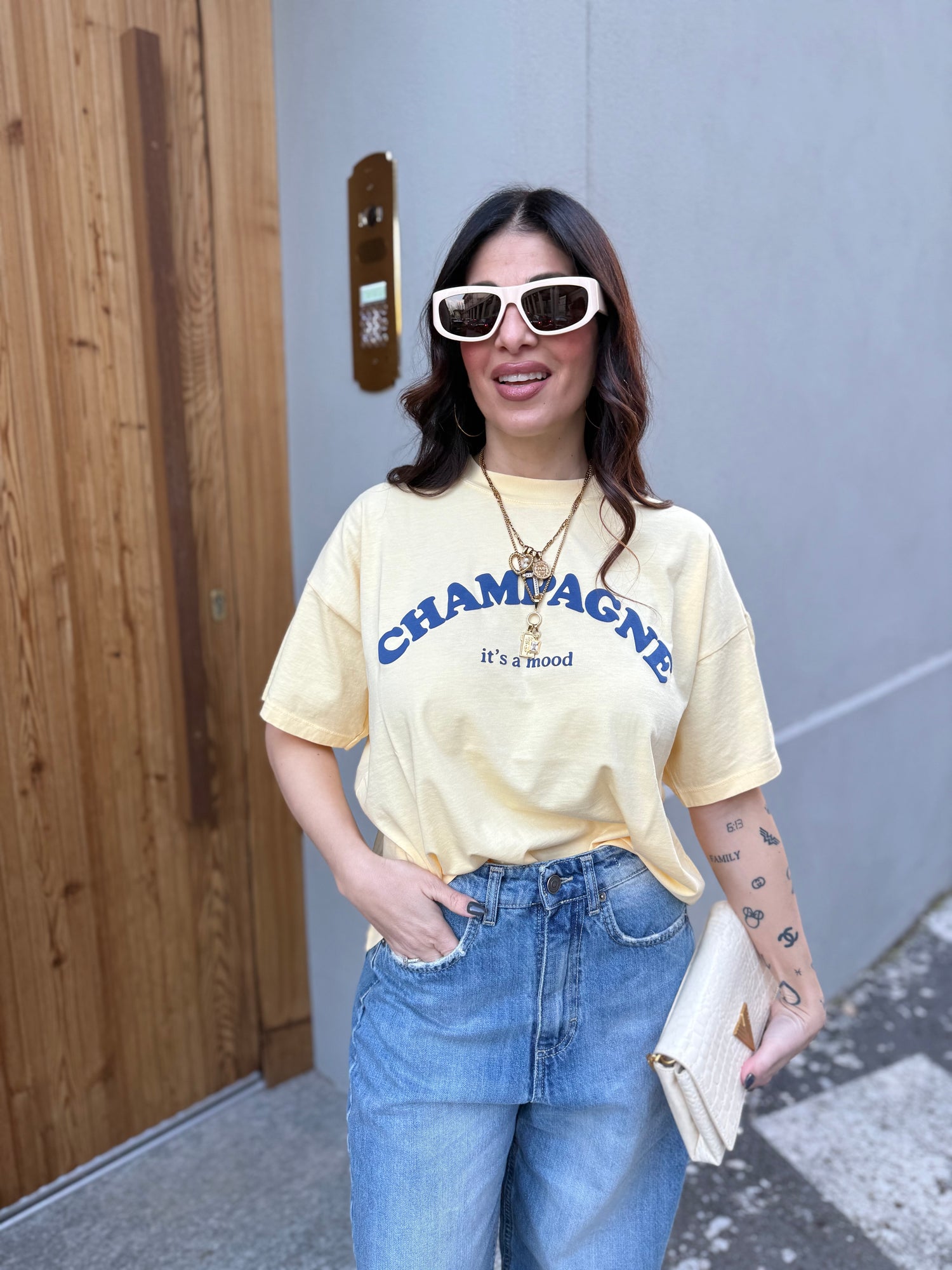 T-shirt over “Champagne Mood” VICOLO