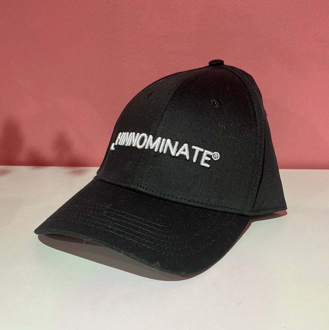 Cappello con visiera logo “HINNOMINATE”