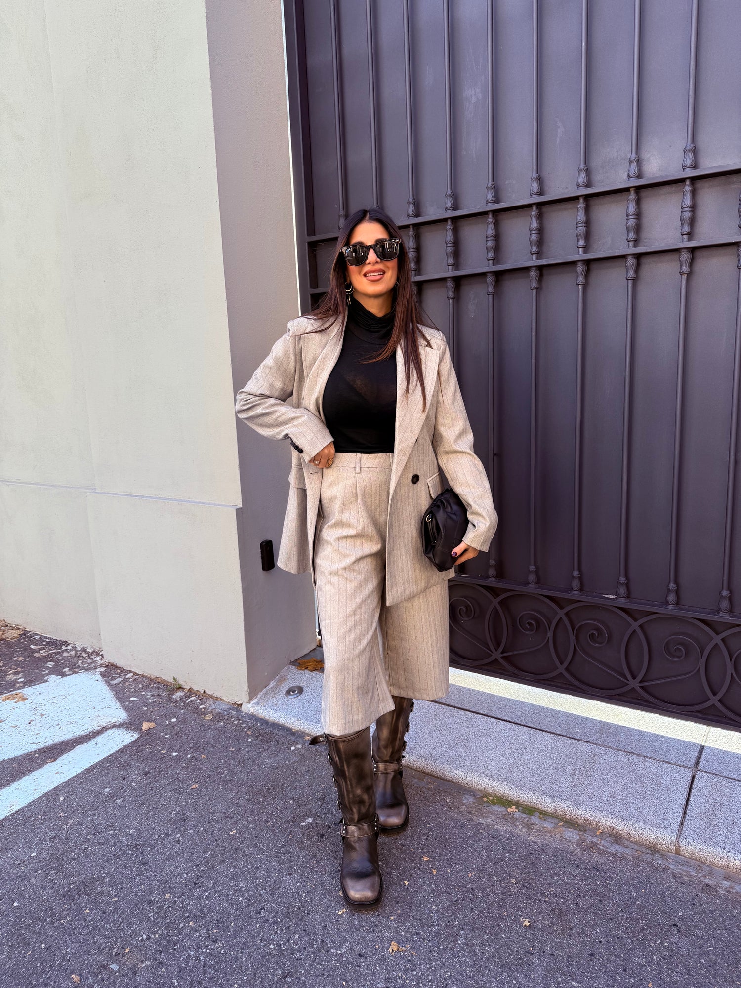 Bermuda “Zoe” GLAMOROUS