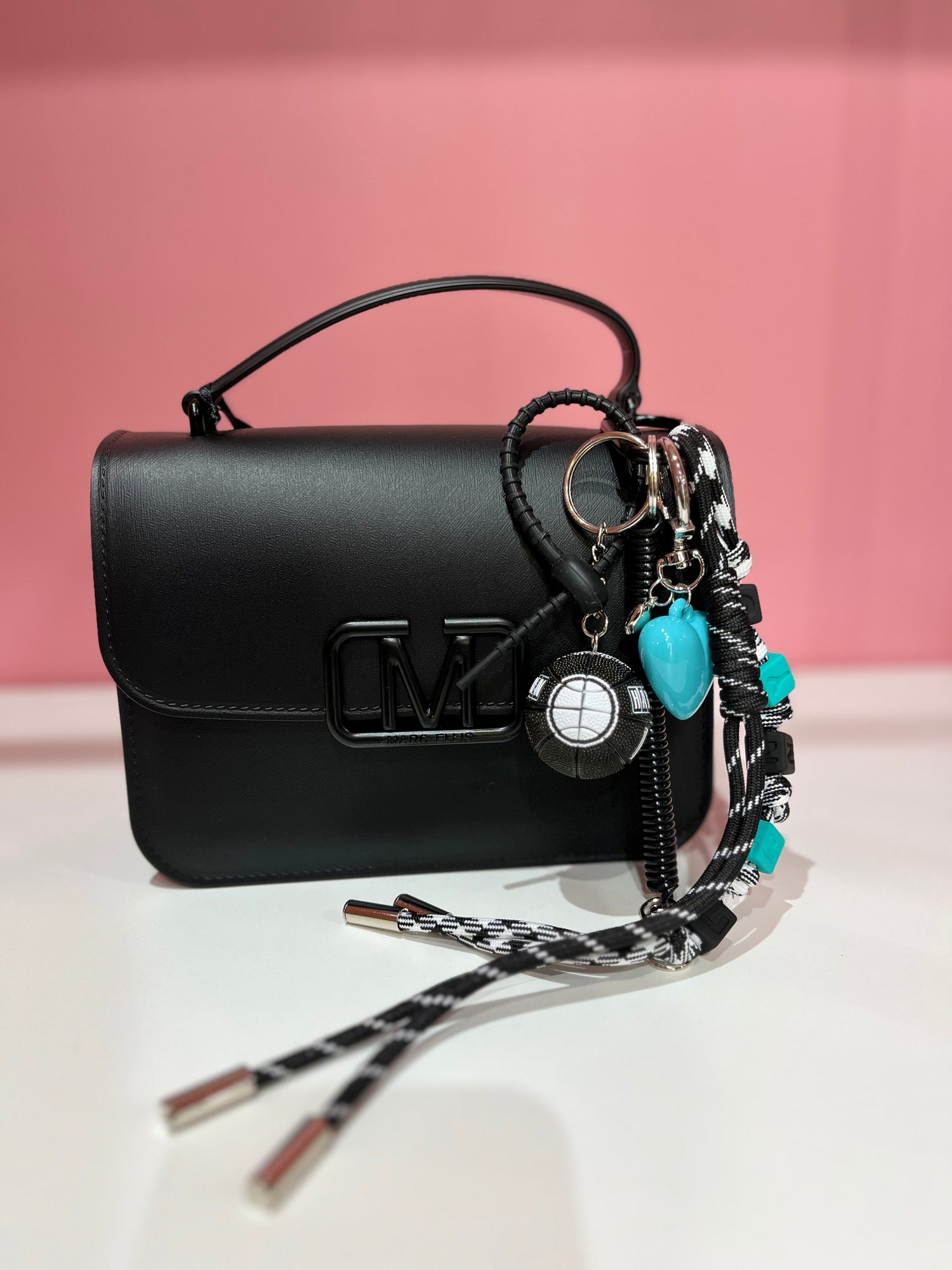 Charms “Basket” LIP